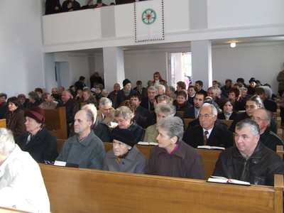 Az ünneplő gyülekezet 3 - small